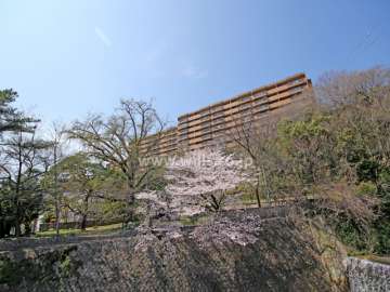 六甲グランドヒルズ3号館の外観(南東側から)