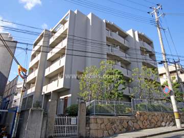 六甲シャトレ篠原の外観(南東側から)