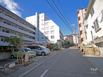 敷地東側の前面道路