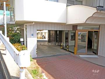 駐車場出入り口