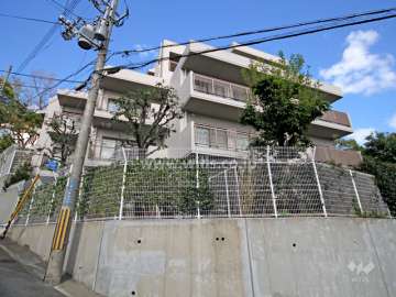 六甲一王山アーバンライフの外観(南側から)