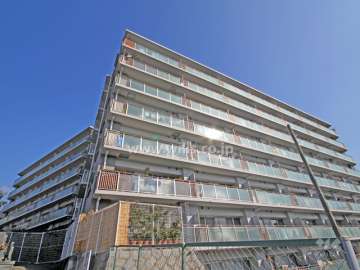 六甲桜丘ハイツの外観(南西側から)