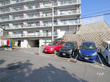 駐車場出入り口