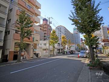 敷地北側の前面道路