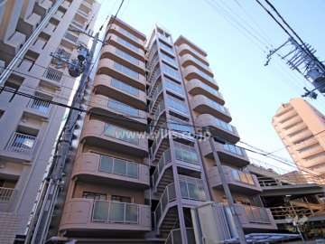 六甲道ロイヤルマンションの外観(北東側から)