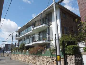 ファミーユ住吉の外観（南東側から）