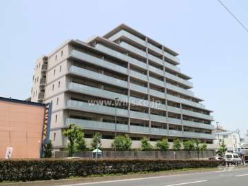 ブランズさくら夙川の外観（南西側から）