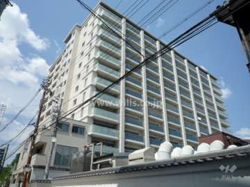 プラウド伊丹郷町マークスの外観（南西側から）