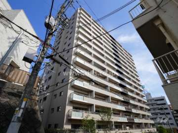 ブランズ宝塚梅野町の外観（南西側から）