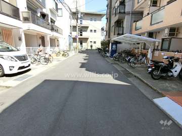 敷地北側の前面道路