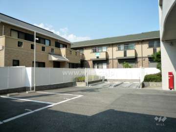 敷地内駐車場（屋外機械式と屋外平面式）