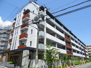 プレミスト北千里古江台の外観（南西側から）