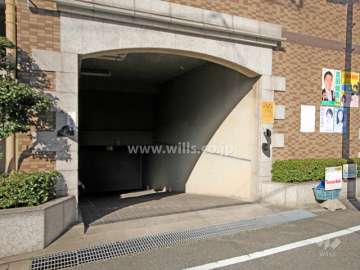 駐車場出入り口