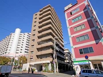 サーパスフレシア灘駅前の外観(南西側から)