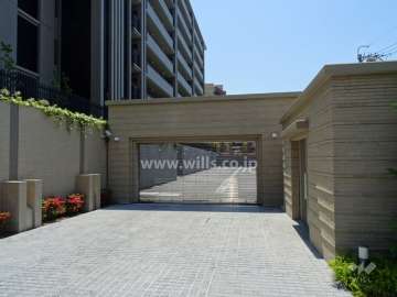 駐車場出入り口（リングシャッター付き）