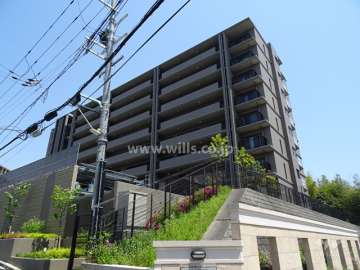 クレヴィア千里桃山台の外観（西側から）