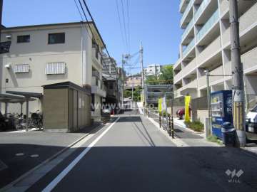 敷地南西側の前面道路