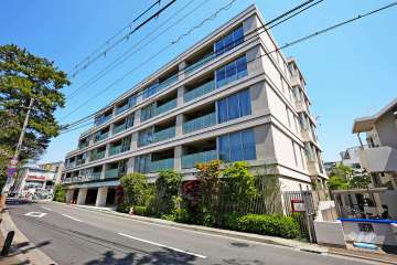 ローレルコート夙川北名次町の外観（南西側から）
