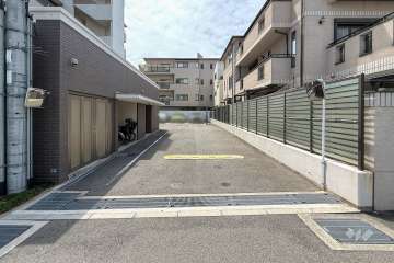 駐車場の出入口