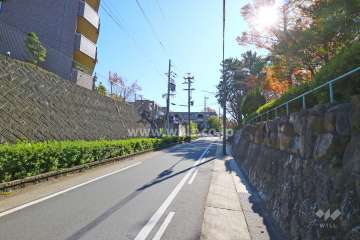 敷地北西側の前面道路