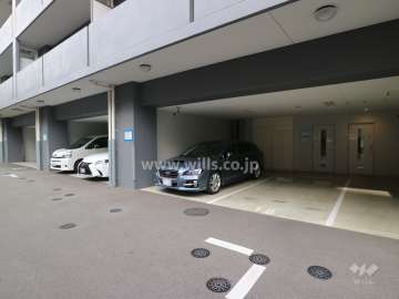 敷地内駐車場（屋外平面式）