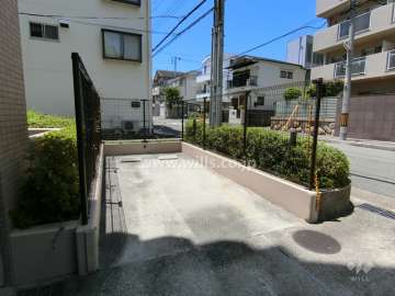 敷地内駐車場（屋外平面式）