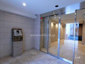 エントランスはオートロック付きです。