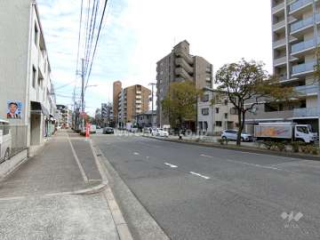 敷地北側は山手幹線に面しています。