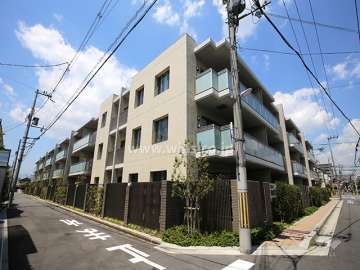 プラネスーペリア豊中の外観（南東側から）