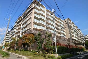 グランロジュマン豊中少路Ｃ棟の外観(北西側から)