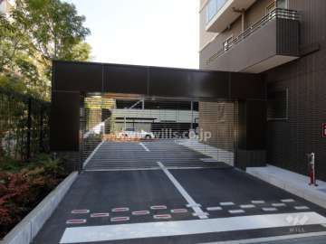 グランロジュマン豊中少路C棟の外観（南西側から）※東側の棟