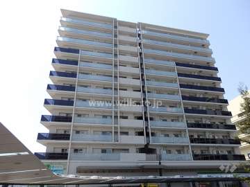 ローレルコート・クレヴィア尼崎駅前の外観（東側から）