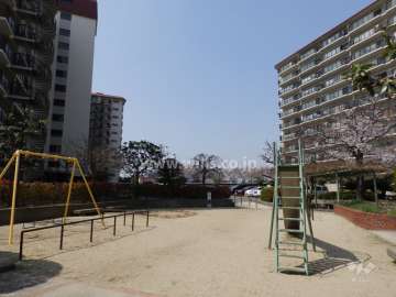 敷地内に公園があります。