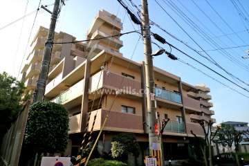 レジオン淡路の外観（北東側から）