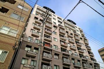 ベルデフラッツ淡路駅前の外観（南側から）