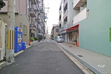 北西側前面道路（北東側から）