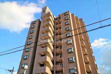 ダイヤパレスビエント淡路の外観（西側から）