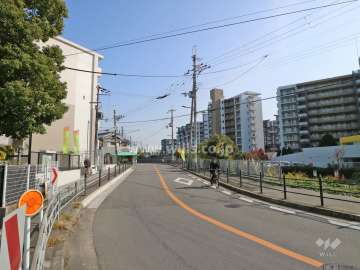 敷地北側の前面道路。