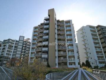 ウェルピア井高野D棟の外観(北側から)