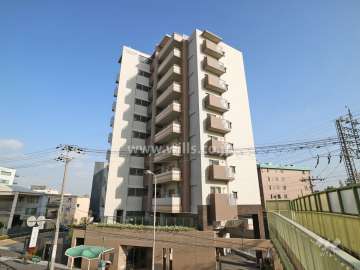 ハイネスクラウズ上新庄の外観(西側から)