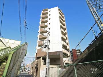 ハイネスクラウズ上新庄の外観(南西側から)