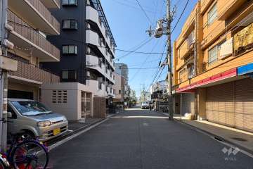 敷地北側の前面道路（東側から）