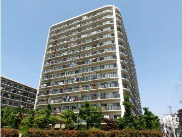 コスモザパークスイースト１の外観（北側から）