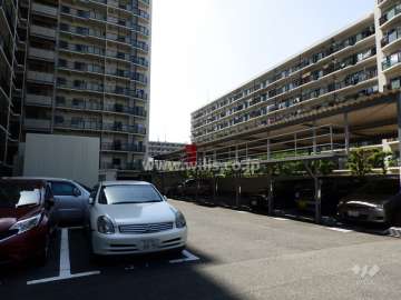 駐車場（別角度から）