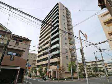 クラシアス上新庄EASTの外観(南東側から)