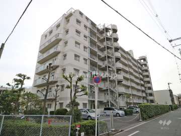 カルム東淀川の外観(北東側から)