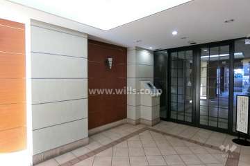 エントランスはオートロック付きです