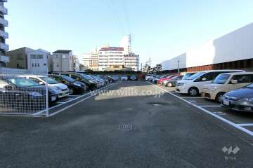 敷地内駐車場（屋外平面式）
