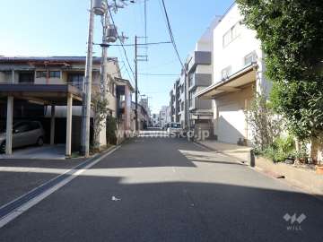 敷地北側の前面道路
