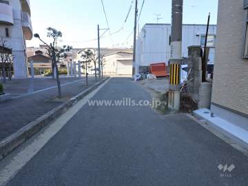 敷地北東側の前面道路